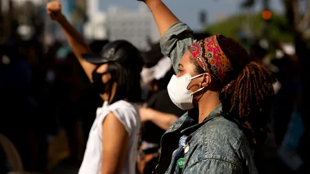 AVERTISMENT. Specialist american: Statele Unite s-ar putea confrunta cu un nou val de infectări cu coronavirus dacă protestele continuă