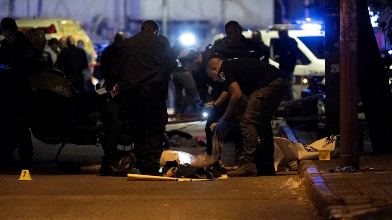 Autorul atacului terorist din TEL AVIV, soldat cu patru răniți, este un marocan cu drept de rezidență în SUA