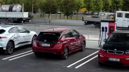 O rețea de benzinării a introdus stațiile de încărcare electrică cu plată