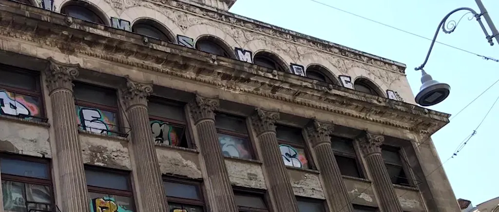 O clădire reprezentativă din București a intrat în reparații capitale după ce a stat 20 de ani abandonată