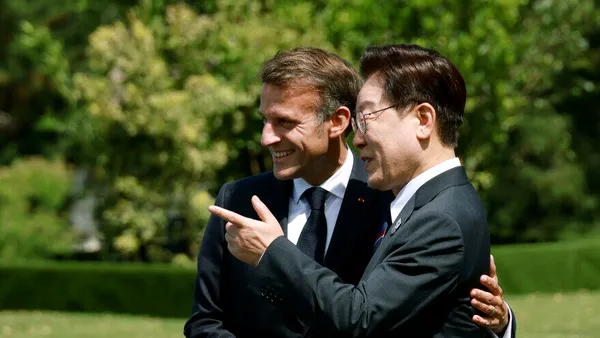 Președintele Coreei de Sud, primit de Emmanuel Macron în Franța pentru summitul Lumière, dedicat viitorului cinematografiei și industriei video