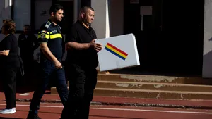 Zeci de mii de DEȚINUȚI vor să voteze la URNA MOBILĂ în turul decisiv pentru alegerea președintelui