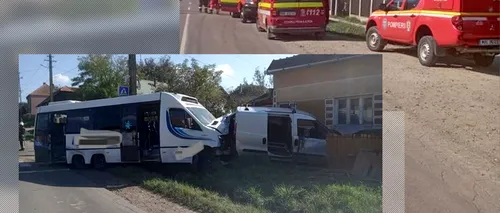 GRAV accident rutier pe un drum din Mureș, soldat cu 12 răniți, între care un copil. Un microbuz a lovit din spate un autoturism