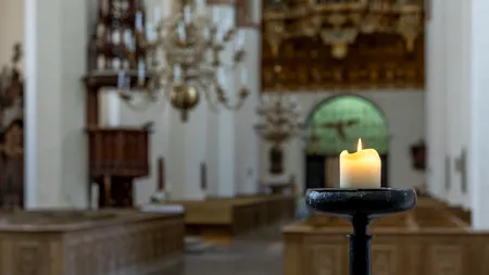 Scandal uriaș în Biserica Catolică. Episcop prins cu 17 amante, în urma unui mesaj trimis din greșeală