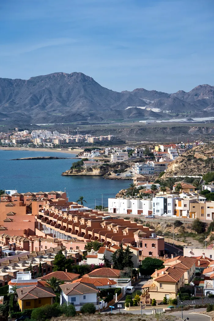 Singurul oraș din Spania considerat a fi „cel mai fericit”. Plouă doar 29 de zile pe an, aici