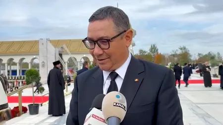 Victor Ponta, prezent la Sfințirea Picturii Catedralei Neamului, salută construirea lăcașului: „Intrăm și noi în rândul tuturor celorlalți”