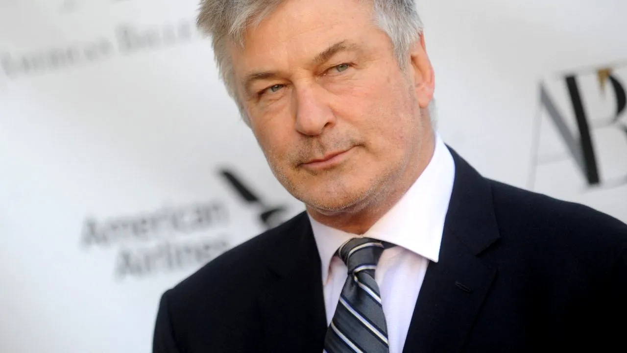 Alec Baldwin, prima reacție după a împușcat accidental doi membri ai echipei din platou: „Inima mea e frântă”. Primele concluzii ale anchetei