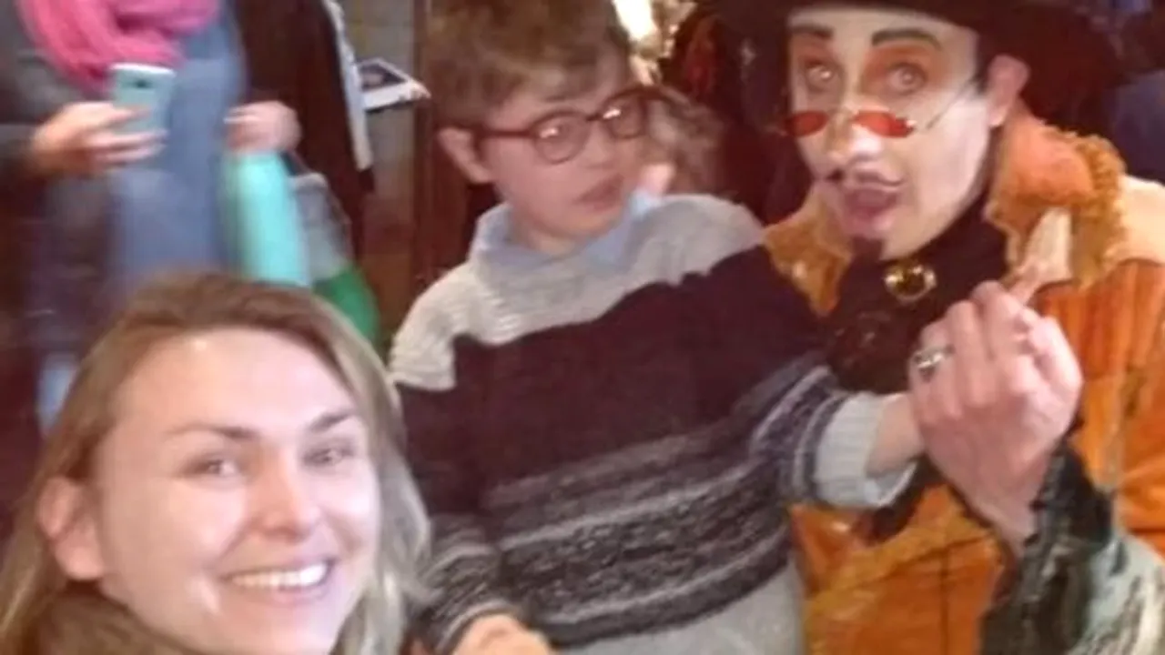 O mamă și-a ucis propriul copil și i-a așezat trupul lângă jucăriile sale. Băiețelul suferea de autism (VIDEO)