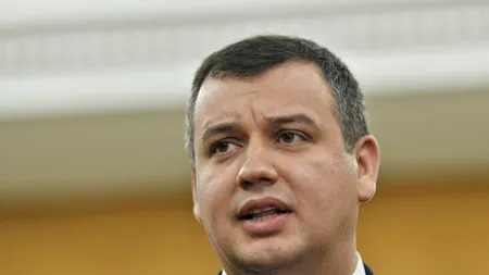 Tomac: „Țara nostră se află pe marginea prăpastiei. Să depui moţiune de cenzură într-o situaţie de urgenţă este un act iresponsabil şi cinic”