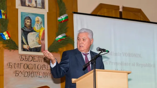 Vladimir Voronin a demisionat din fruntea Partidului Comunist Moldovenesc după 30 de ani