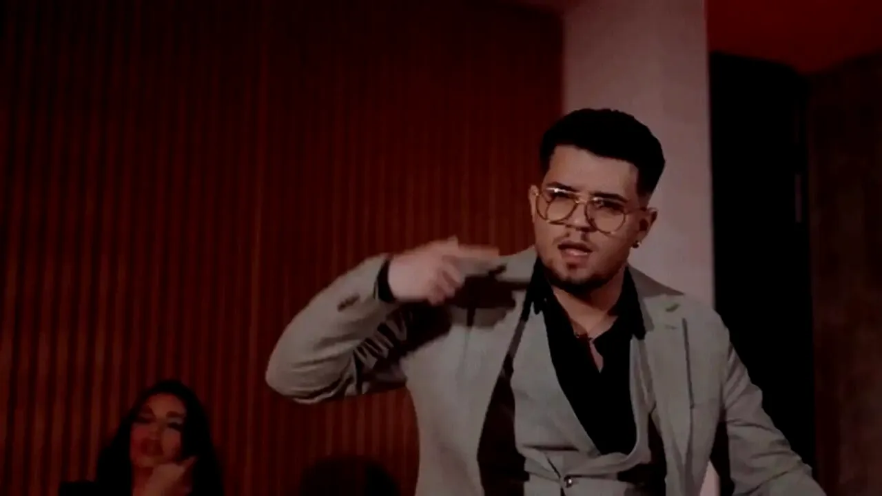 Babasha PLUSEAZĂ! Cât te costă să-ți cânte manelistul care a făcut furori la COLDPLAY