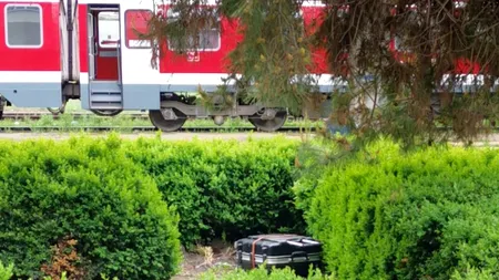 Panică în județul Vaslui. Un geamantan suspect a fost descoperit pe peronul Gării CFR Bârlad - FOTO