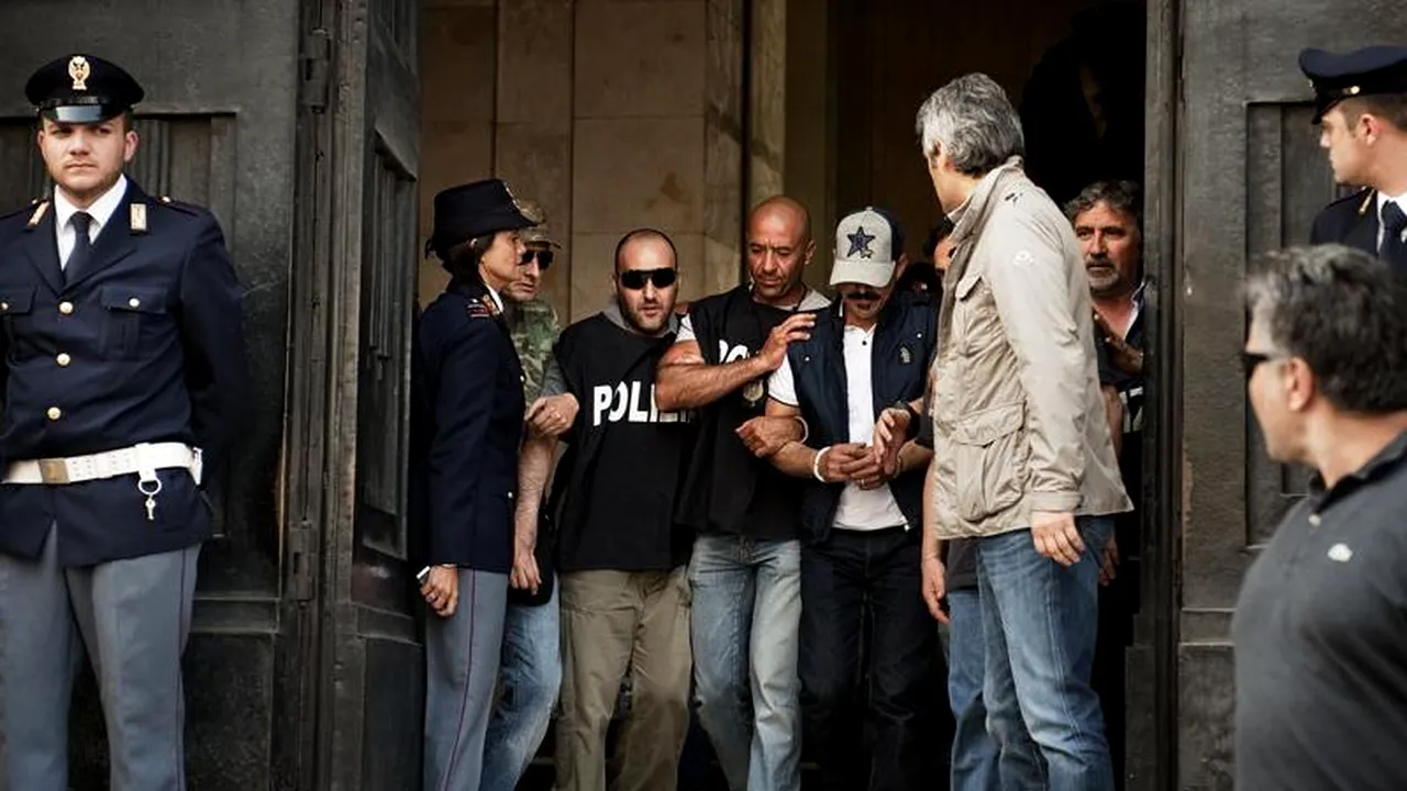 Șase membri Camorra, acuzați de răpirea unui român, au fost arestați