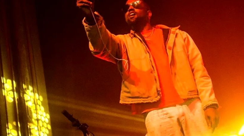 KANYE WEST, fan al filmelor pentru ADULȚI, a fost producătorul Premiilor PORNHUB 2018. Jucării sexuale extraterestre ca premii
