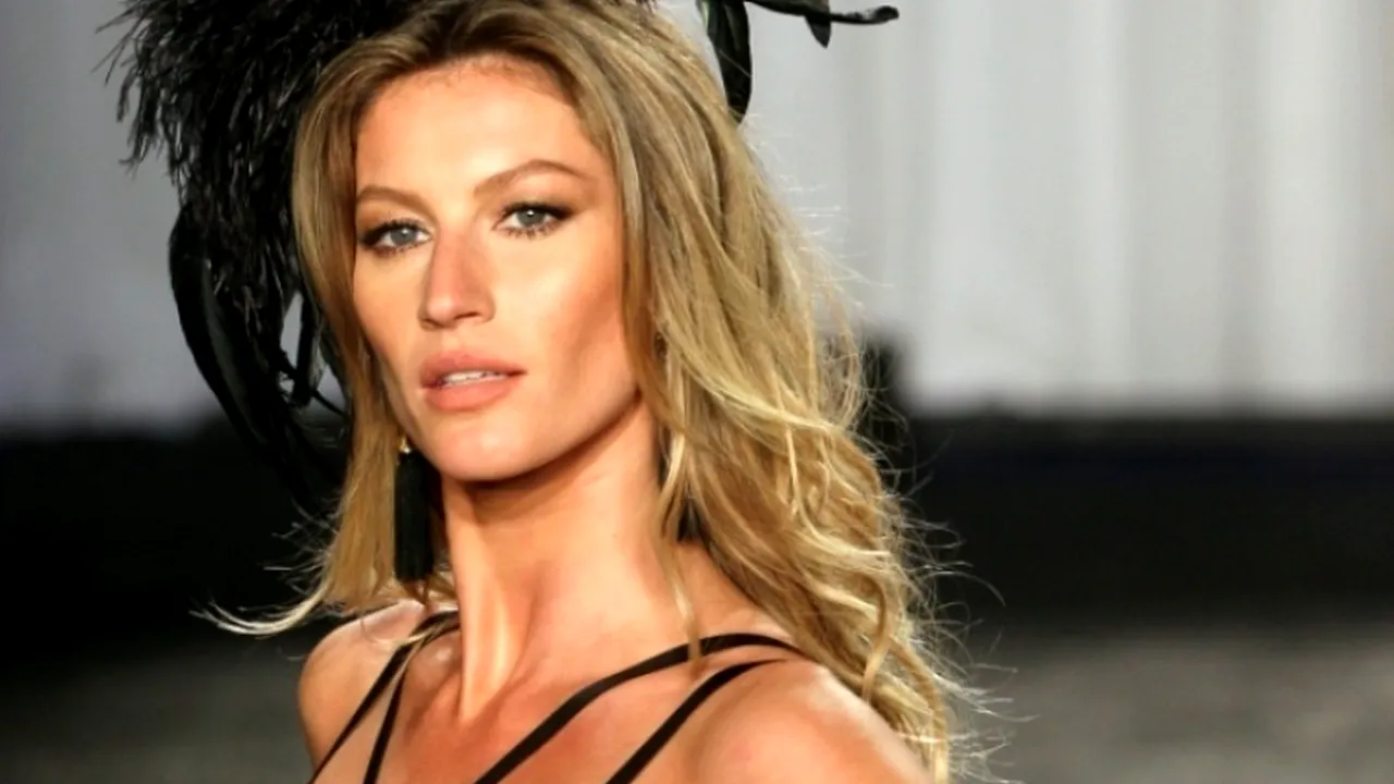 Show spectaculos la Sao Paulo: Gisele Bündchen, ultima prezentare de modă
