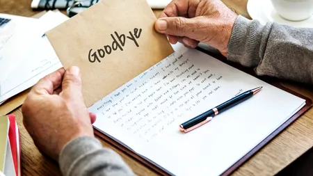 Ce a scris în biletul de adio tânăra polițistă din Brașov care s-a sinucis cu arma din dotare. S-a împușcat în cap după un schimb de mesaje cu soțul ei, care era plecat de acasă