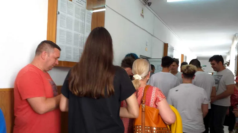 Aglomerație la secțiile de vot din Galați: Oamenii așteaptă zeci de minute să voteze