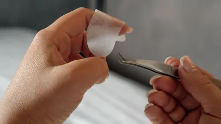 Plasturii folosiți pentru rănile minore ar putea provoca boli cardiovasculare, diabet sau chiar CANCER. Care sunt explicațiile specialiștilor