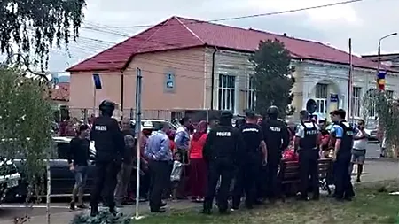 VIDEO | Conflict spontan între pasagerii unei mașini, încheiat cu o crimă. Incidentul a avut loc în trafic, pe o stradă din Târgu Neamț