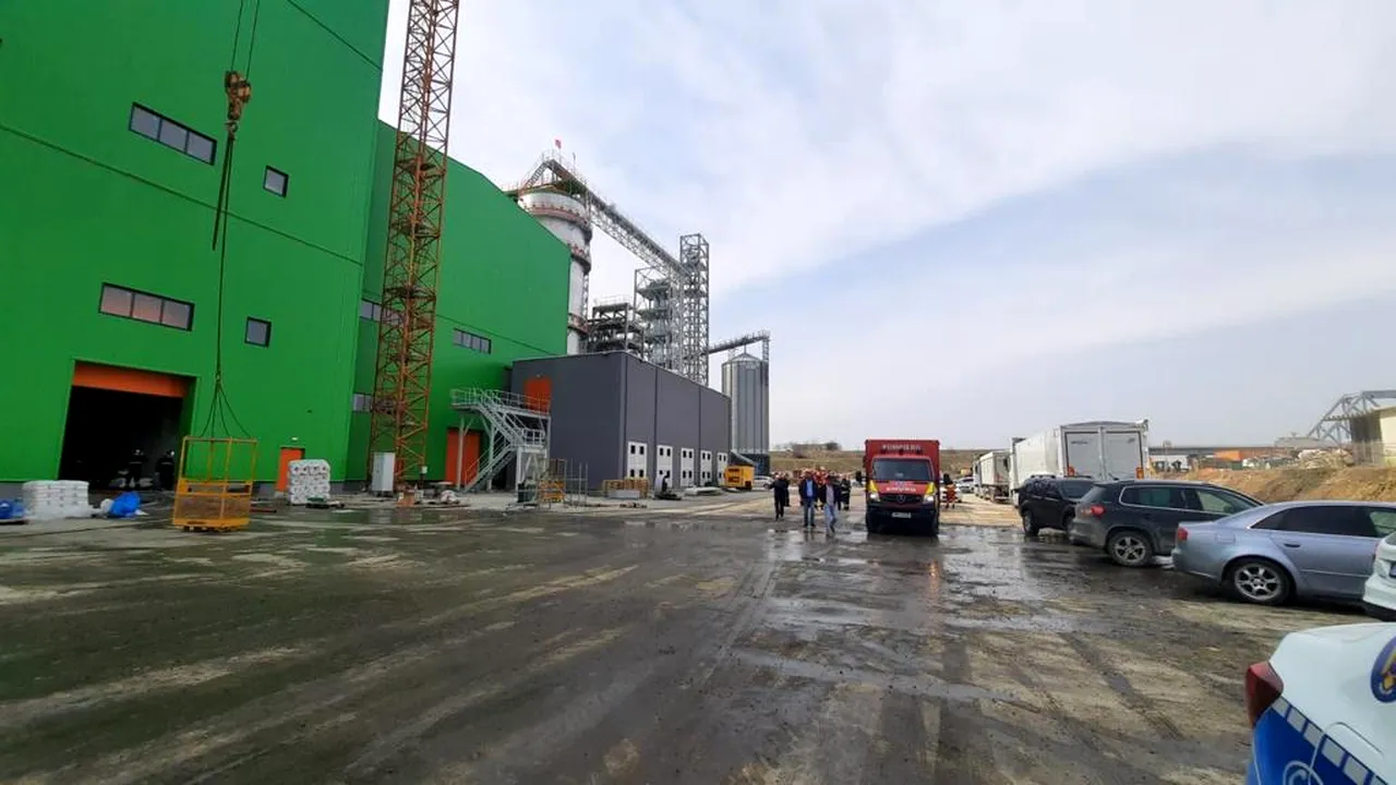 FOTO - VIDEO | Alertă în Medgidia: Explozie urmată de incendiu la o fabrică de amidon