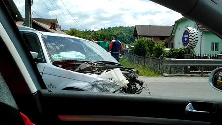 Accident în lanț: O fetiță de doar 2 ani a fost rănită după ce cinci mașini s-au ciocnit - VIDEO