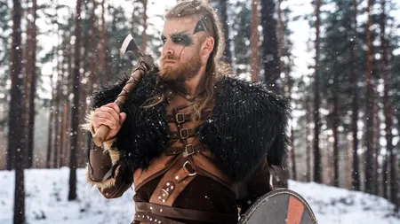 Un portret vechi de 1.000 ani ce a fost descoperit în Danemarca arată cum VIKINGII își împleteau mustața și părul