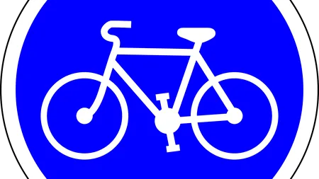 BUCUREȘTI. Activiștii Greenpeace au protestat în fața PMB. Aceștia vor creșterea numărului de piste de biciclete