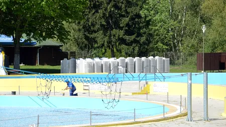 Administrator de ștrand, trimis în judecată. Bărbatul a interzis accesul unei femei de etnie romă