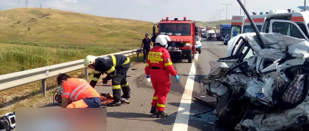 Autostrada și accidentul, vineri, în România. După carambolul de pe A2, un șofer a murit pe A10 după impactul cu un TIR (VIDEO)