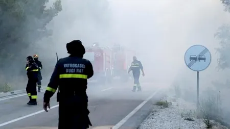 Două stațiuni populare din Croația, lovite de incendiu. Sute de turiști, evacuați
