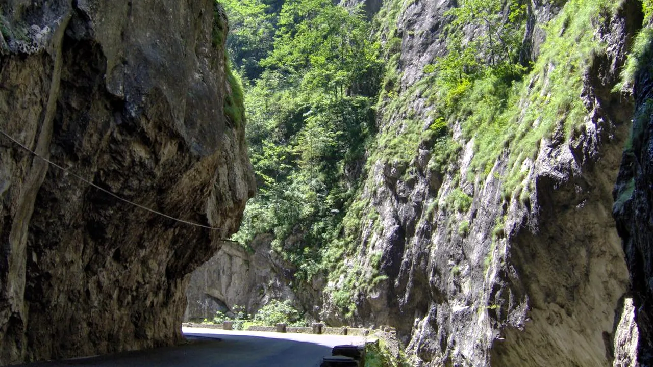 SENTINȚĂ. Neamțul și Harghita „s-au bătut” în Instanță pentru Cheile Bicazului. Iată cine a câștigat