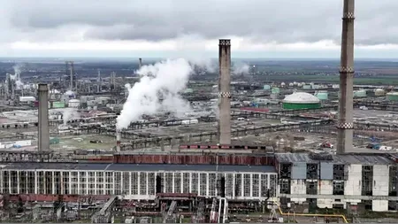 Ploieștiul este un oraș POLUAT și sufocat de mirosuri grele, fiind înconjurat de rafinării. Mulți locuitori s-au resemnat deja cu acest fapt