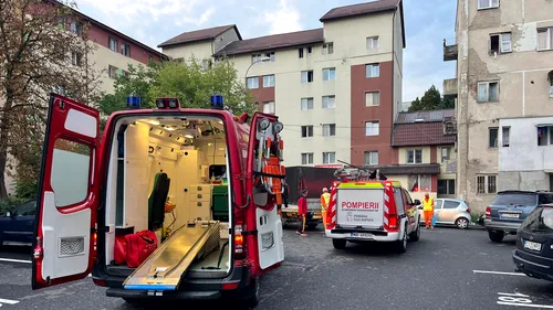 Un bărbat de 33 de ani a căzut de la etajul 4 al unui bloc din Cluj-Napoca. Medicii au început imediat manevrele de resuscitare