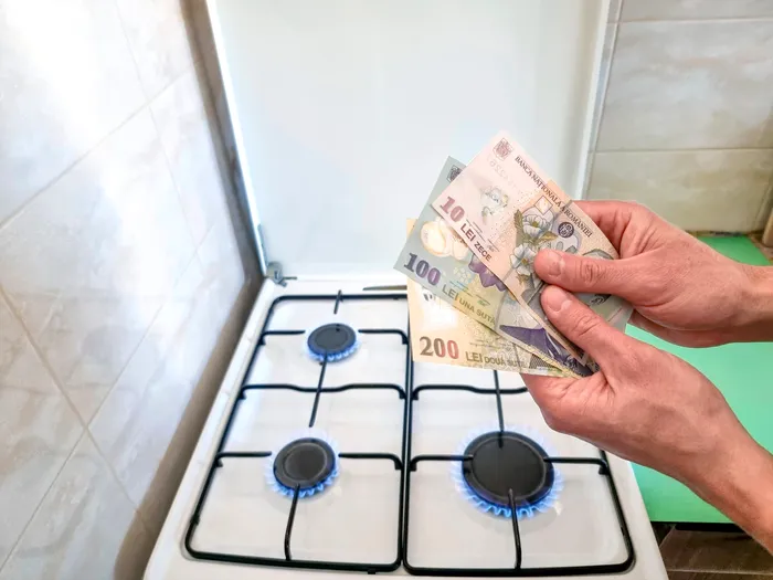 Românii plătesc mai mult la facturi. Curentul s-a scumpit cu 50%, iar tariful gazului s-a dublat. Ce ar putea să se întâmple în iarna 2026-2027