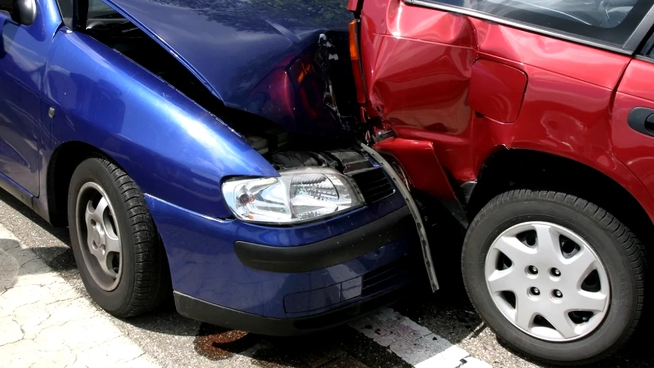 A înșelat zeci de oameni prin metoda „Accidentul