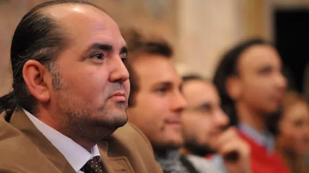 Cântărețul Daniel Iordăchioaie s-a ales cu DOSAR PENAL și riscă ÎNCHISOAREA. A fost prins FĂRĂ PERMIS pentru a doua oară