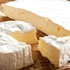 Într-un sat din România se produce artizanal CAMEMBERT, brânza cu mucegai nobil. „Nu folosim niciun fel de chimicale”