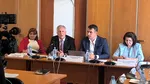 Pălărie de la USR l-a numit neobrăzat pe senatorul Zamfir, la comisia pentru dezbaterea proiectului cu obligativitatea uniformelor