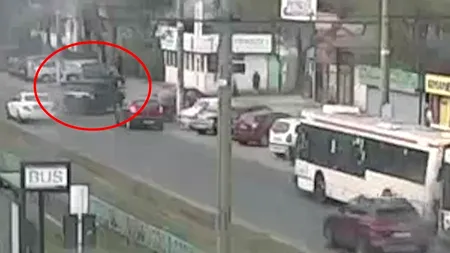 Incident ȘOCANT în Galați: O mașină a spart zidul biroului parlamentar al unui senator și a pătruns în interior