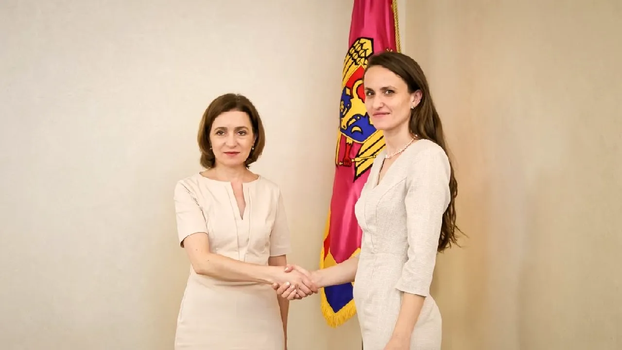 Ministrul de Externe Oana Țoiu, prima vizită oficială la CHIȘINĂU, unde s-a întâlnit cu Maia Sandu și alți oficiali. Mesajul demnitarului român