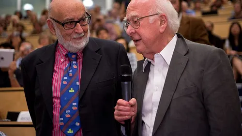 Peter Ware Higgs și FranÃ§ois Englert - laureații premiului Nobel pentru fizică pe 2013
