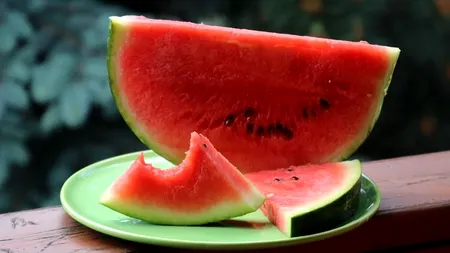 Pericolul ascuns din pepenele verde. Ce contraindicații are cel mai răcoros și delicios fruct de vară