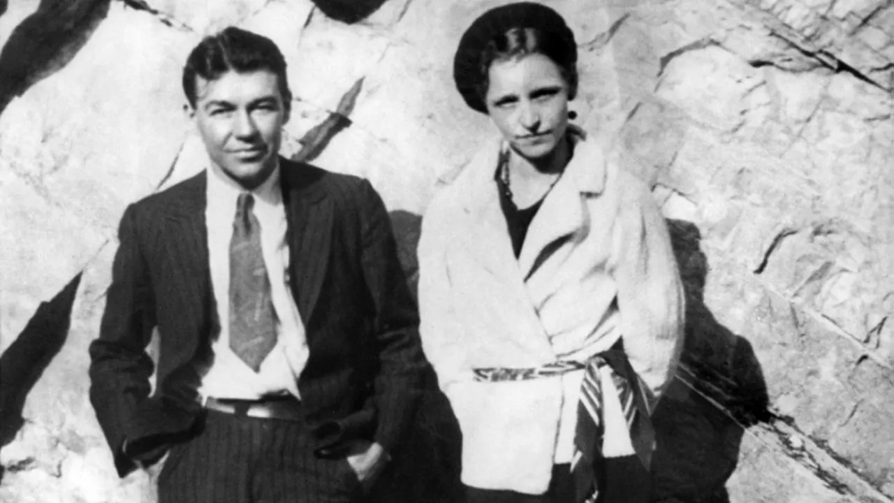 GALERIE FOTO: Armele faimoșilor hoți Bonnie și Clyde vor fi scoase la licitație