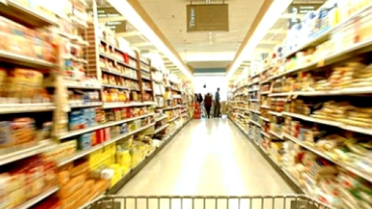 „MANIFEST AL CREDINȚEI”. Clienții unui supermarket s-au oprit din cumpărat și au cântat „Hristos a înviat!” | VIDEO
