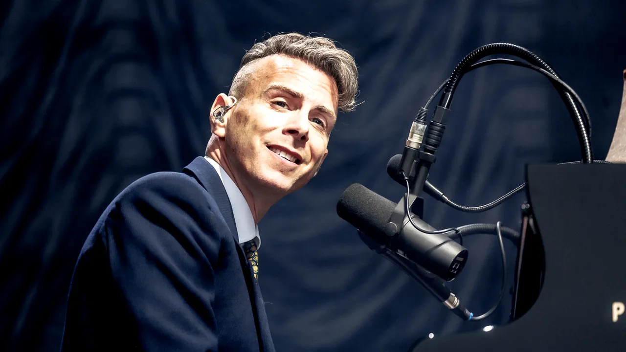 Celebrul muzician israelian, Asaf Avidan, ar fi primit cetățenie română. Ce a declarat acesta în timpul concertului din România