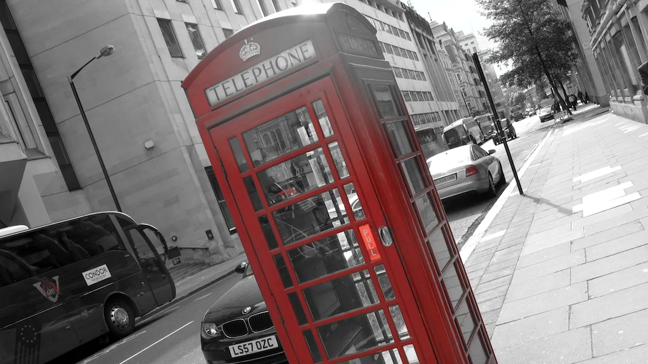 Ce se va întâmpla cu celebrele cabine telefonice roșii din Londra. „De multe ori erau întrebuințate pe post de toaletă