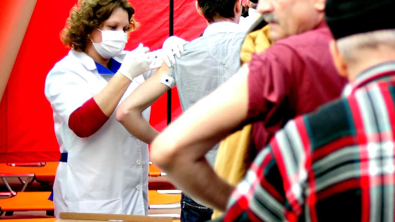 Gripa face încă o victimă. Mii de români afectați de infecții respiratorii