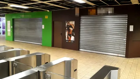 S-au închis deja câteva magazine la metrou! Înștiințare cu greșeli gramaticale, de la firma sindicaliștilor! „Sa invederat următoarele” / IMAGINI EXCLUSIVE