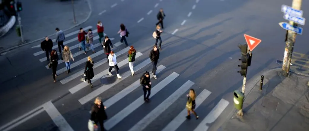 Se schimbă legea! Amenzi uriașe pentru pietoni. Ce devine interzis celor care traversează strada