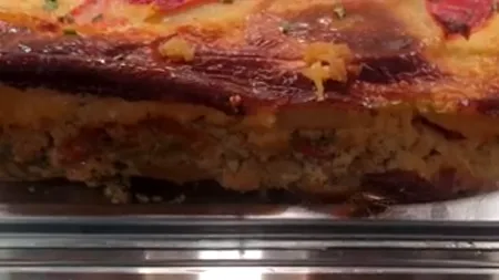 Specialitatea casei: MUSACA CU GÂNDACI într-un mall din Galați. Trei restaurante au fost închise